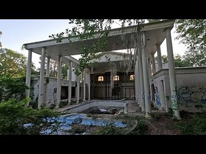 Exploring An Abandoned Texas Mansion