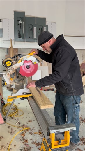 Eurokingstairs on Instagram: "Beautiful modern rails installed on garage stairs. #custom #stairs #woodworking #foryou #newhome #interiordesign #modern #homedecor #railings #newconstruction #morafjalë"