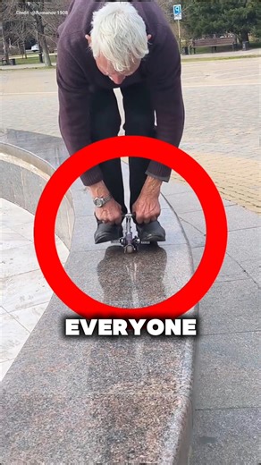 Can the old man ride such a small bicycle?😋#trending