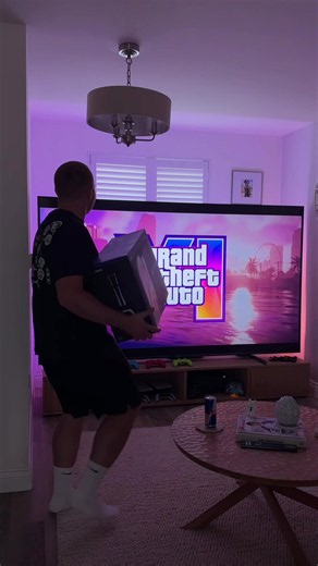 GTA 6 IS ONLY ONE MONTH AWAY AND I AM READY 😍😍😍😍 No PC at launch so I will be on the PS5 Pro 👀