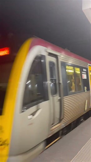 SMU #train #railway #trainspotting #queenslandrail #rail #railfan #train #trains #shorts #youtube