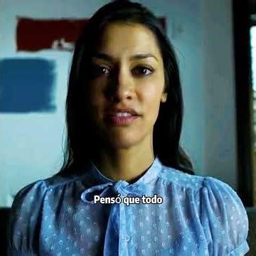 Una lengua brota de la pared#cine #movie #shorts