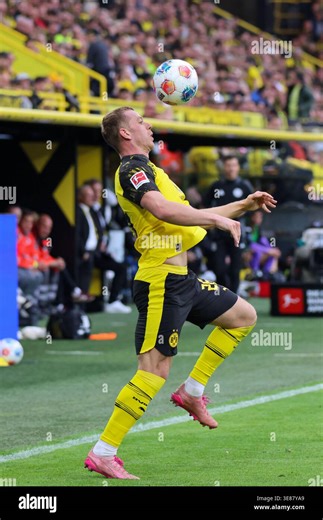 Dortmund, Deutschland: 11. April 2026 - 1. Bundesliga - 29. Spieltag - Borussia Dortmund vs. Bayer Leverkusen Im Bild: Julian Ryerson (BVB) DFL regulations prohibit any use of photographs as image sequences and/or quasi-video. (Photo by HMB Media/Madeleine Fantini/Sipa USA Stock Photo - Alamy