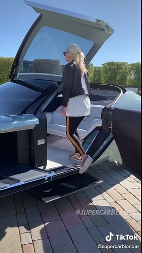 Future Rolls Royce Concept Car from 2035