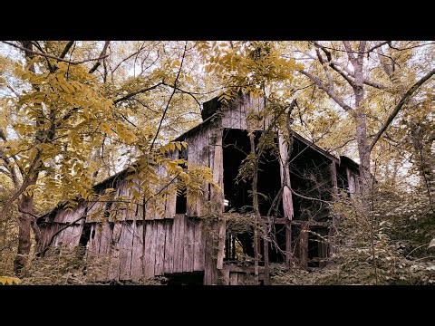 I Found An Old Forgotten And Abandoned Barn In Middle Tennessee!