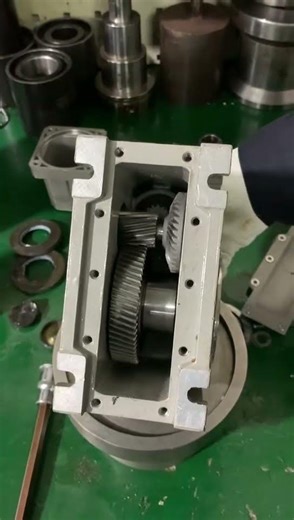 How's the helical hypoid gearbox work