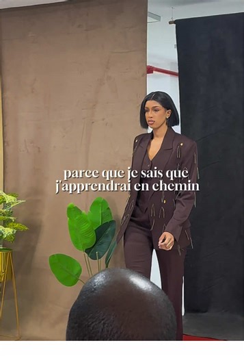 En fait cette année ? Laissez tomber ! Ca va forcément faireeeeeeeee! On dirait je deviens Martin matin comme ma grande sœur😭demain peut être je serai chanteuse ou actrice ! #experience #dakar #createurdecontenu #vlogs #CapCut @Gift_adora🤭