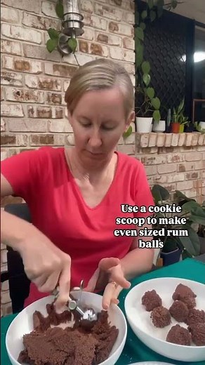 Classic Chocolate Rum Balls (Easy No-Bake Christmas Recipe!) 🎄🍫