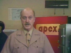 Remember, he can't call you! We sure miss these APEX Tech commercials — a New York TV classic! What were your favorite old-school NYC commercials? | WPIX Archives