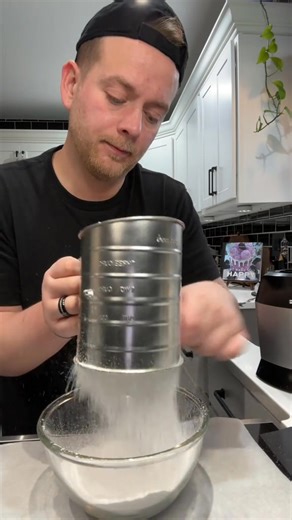 Make your Powdered Sugar at home #homemade #powderedsugar #icing #sugar #easyrecipe #fyf Powdered Sugar Granulated Sugar Simply blend the granulated sugar using a high speed blender or food processor untill the sugar has become powder. Store powdered sugar in an airtight container. | Kitchentool