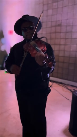 8.8K views · 907 reactions | Just jamming out to some Jay Z, ‘Excuse Me Miss’  Song: Jay Z - Excuse me Miss  @jonathan_scott_young #violin #violinist #reels #reel #instagood #explore #viral #music #instagramreels #throwback #hiphop #jayz | Dominique Hammons | Facebook