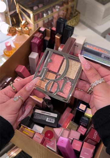 Unboxing New Makeup Haul: Discover Fresh Trends