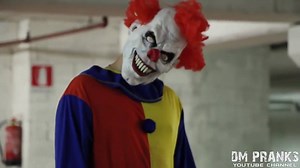 80K views · 617 reactions | - CLOWN KILLER - Uno scherzo simpatico per chi lo vede dallo schermo, meno per chi lo subisce. Che ne pensate? | Leggo | Facebook