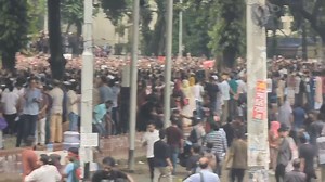 368K views · 27K reactions | এই জনসমুদ্র তো থামার নয়! কেন্দ্রীয় শহীদ মিনার, ঢাকা বিশ্ববিদ্যালয় ❤ | Blooming Flowers | Facebook