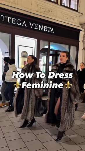 29K views · 16K reactions |  Which Color Combo Is Your Favorite?⚜️ DRESS WITH CLASS LINK IN BIO  - #womensfashion #classyoutfits #elegantstyle #oldmoney #oldmoneyaesthetic #oldmoneyvibes #oldmoneyfashion #oldmoneylook #luxurystyle #classyfashion #oldmoneywomen | Azzurra | Facebook