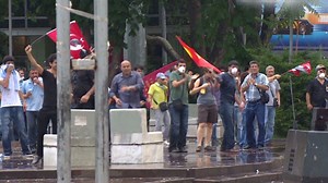 Police, protesters face off in Ankara