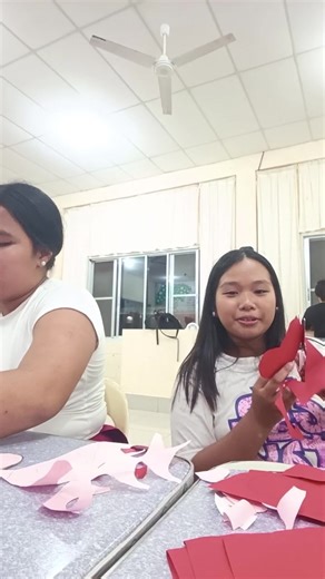 Chloe Mañas on Reels