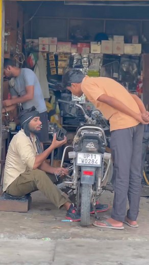 1.4M views · 28K reactions | चालाक मिस्त्री  #trendingreels #newcomedy #trending #newcomedyvideo #foryou #instagood #fun #funny #comedy #funnyvideos | Total Hit | Facebook