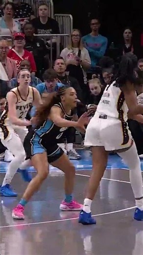 Three Q1 triples & 13 Points from Caitlin Clark in Q1 😮‍💨