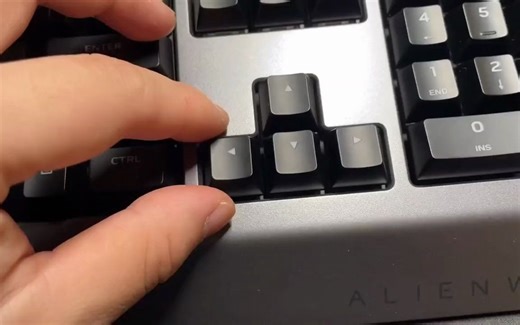 28_某鱼全新仅拆封外星人AW768键盘到底靠不靠谱？#外星人 #键盘 #外设 #开箱测评