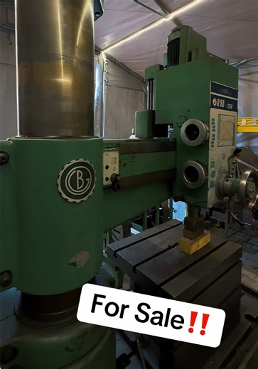 Wir verkaufen unsere Säulenbohrmaschine. Die Maschine läuft einwandfrei, ist top gepflegt und hat keine Mängel. Die Bohrmaschine ist sofort einsatzbereit 📩 Interesse? ➡️ Schreib uns eine DM ➡️ oder per E-Mail Gerne schicken wir weitere Infos, Videos oder beantworten Fragen.