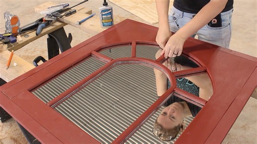 Create an easy DIY decorative mirror that pops instantly