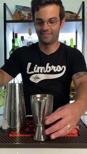 🍋 Cocktail BRANDY SOUR #shorts el trago de Chipre 🇨🇾