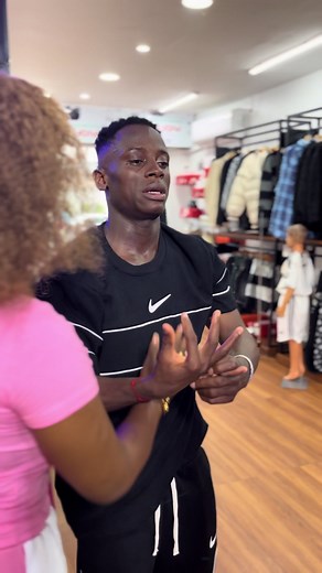 Humour et Comédie: Depay dans la Relation