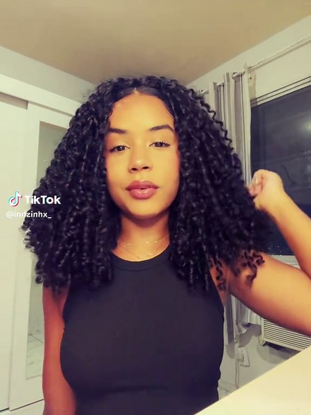 Os vídeos de Ingrid 🪞 (@indzinhx_) com original sound - 🦉