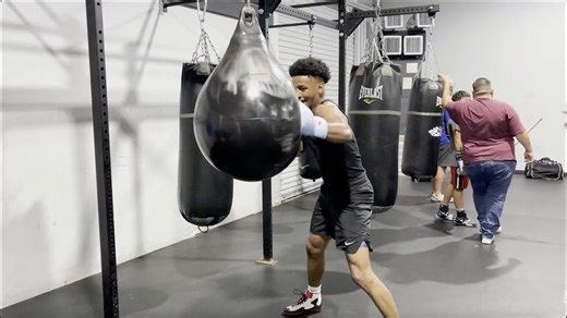 Obed "Radar" Bartee II working the teardrop aqua bag at J Prince Boxing Gym in Houston TX | Training