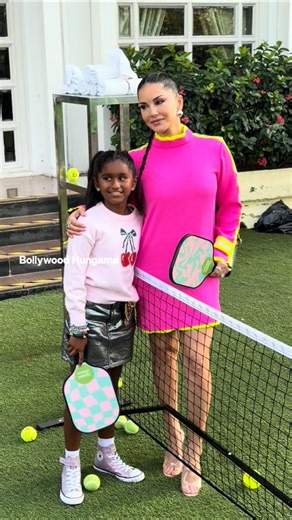 💕 #sunnyleone with her #daughter clicked at an event #shorts