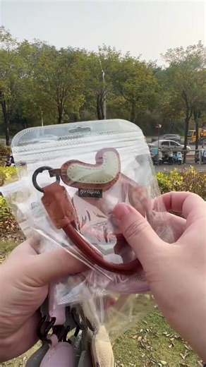 Must-Have Letter/Number Leather Keychain! Cute Bag Charm for Daily & Gift 🎁 Obsessed with this personalized leather keychain! 😍 The YXOTAN number/letter charm is perfect for decorating your bags, keys or even phone lanyards. Super cute design, high-quality leather material, and it’s such a thoughtful gift for friends & lovers! Grab yours now 👇 Hashtag：#LeatherKeychain #BagCharm #PersonalizedAccessory #YXOTAN #FashionAccessory