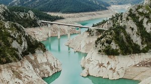 🆕🔥 The New Shoei Helmets UK Neotec 3 is available now at Moto Central! 🔥🆕 The next generation of flip-front performance is here. The Shoei Neotec 3 is now available to order online and in-store at Moto Central! Building on the legendary Neotec 2, this modular masterpiece is lighter, quieter, safer — and now fully ECE 22.06 certified. Whether you're heading out on a long-distance tour or commuting daily, the Neotec 3 adapts to every ride. ✅ Dual homologated – certified open & full face ✅ Adva