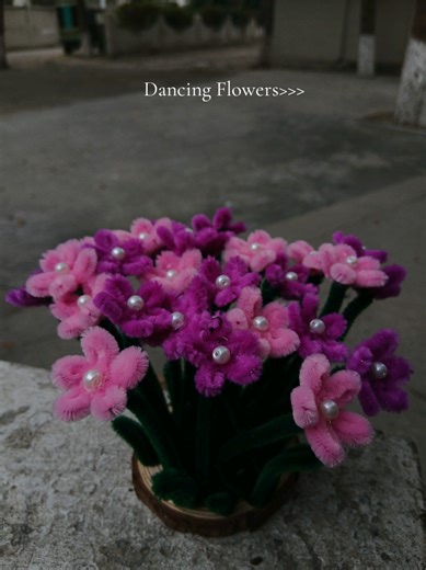Dancing flowers 🌸✨ Handmade dancing flowers — because even decor deserves a little personality ✨🌸 #fuzzywirecrafts #foryou #fypシ #giftideas #tiktokviral