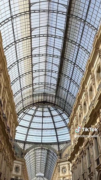 Discovering Milan's Iconic Piazza del Duomo