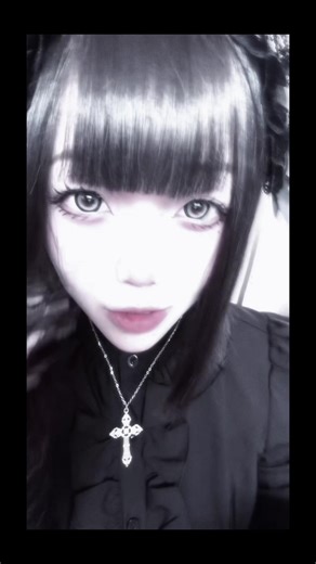 Exploring Gothic Aesthetics in Modern Fashion