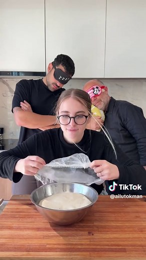 Pizza napolitana casera: receta masa aireada y horneado 250°