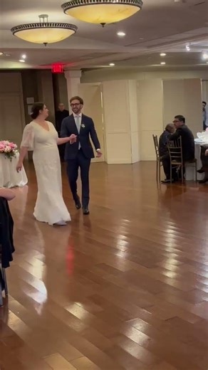 DJ Swirsky announces first dance at wedding