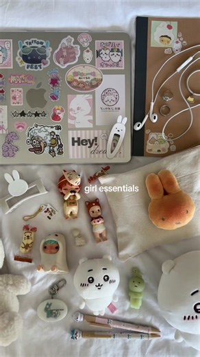 Essential Trinkets for Girls: Must-Have Collectibles