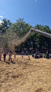 2.7K views · 41 reactions | Looks like fun but itchy  Threshing machine running close up  #tractor #tractors #tractorshow #farmequipment #farmer #Illinois #threshing #tractorvideo #shortsvideos | Someplace or Another | Facebook