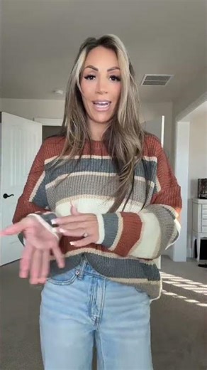 This colorblock sweater 🫠🫠 oh I just love 😍 Perfect fall colors too