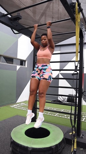 Stay cool, calm & collected like Lizo Thwala as you train with our ladies gym wear 💪🏾🏋🏾‍♀️ With vibrant colours & styles to choose from we have it all💪🏾 Black gym tights R120 Black gym bra R95 Black gym pouch R95 Multi colour cycle shorts R85 Orange gym bra R65 Green Umbro gym tights R240 White crop top R65 Blue gym tights R120 Blue gym bra R65 Green cycle shorts R100 Brown gym tights R130 Maroon gym bra R65 Coral gym tee R60 See you in stores https://jamclothing.co.za/product-category/lad