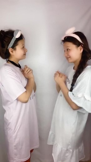 Elsa and Anna#cosplay #disney #disneycosplay #frozen #frozen2 #makeup #foryou #fyp