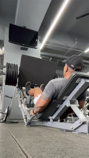calf raise using linear leg press #calvesofreels #calves #legday #chickenlegs #ryefitness #trainyourcalves | Rye Fitness