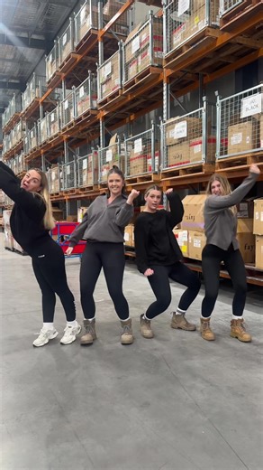 Customers waiting for their parcel to be shipped: 👁️ 👄 👁️ Us: | parcels