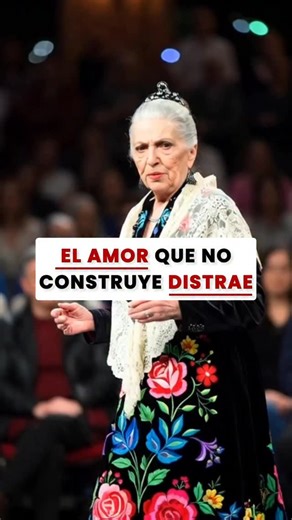 La Abuela Habla on Instagram: "El amor no es solo sentir. También es pensar, planear y construir. No se trata de quién te acompaña hoy, sino de quién está dispuesto a crecer contigo mañana. Amar de verdad es comprometerse con la visión del otro sin abandonar la propia. Eso no es romanticismo. Eso es amor adulto. 🖤 #AmorConPropósito #RelacionesConscientes #ConstruirJuntos"