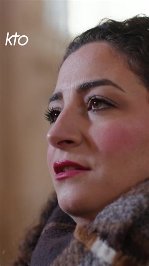 Blessée dans une attaque terroriste à la cathédrale de #Bagdad en 2010, Nora a trouvé dans sa foi la force de surmonter cette épreuve. 👉 Un témoignage poignant à retrouver dans le documentaire « Chrétien dans l'épreuve », en intégralité sur KTO et https://youtu.be/GsNKTjrpqqQ | KTO Télévision Catholique