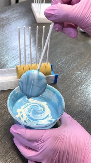 The swirl technique for cake pops hit every single time 🤌🏽 #cakepops #swirl #technique #cakepopdough #trending