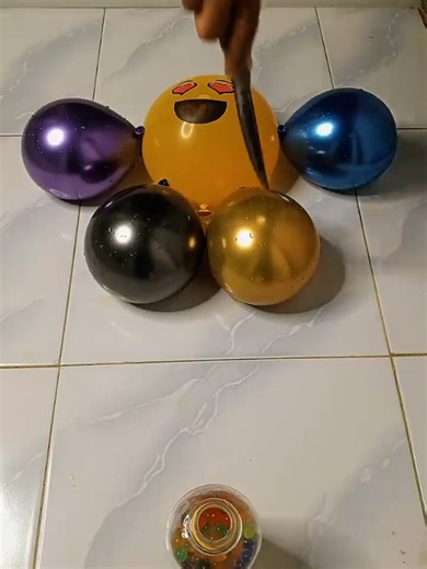 Balloon Asmr sleep sounds #baloons #asmr #satisfying #popping