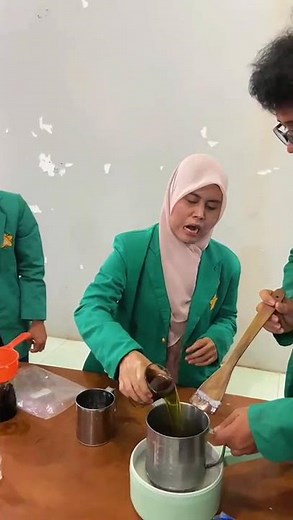 Pembuatan Lilin Aromaterapi dari Minyak Jelantah